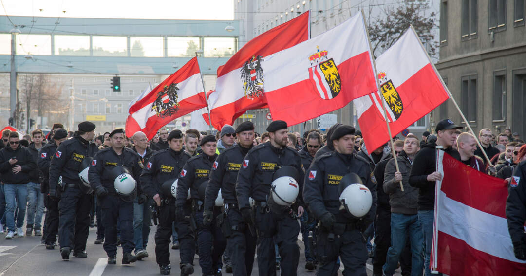 Titelbild: Polizei-Großaufgebot bei Demos in Linz