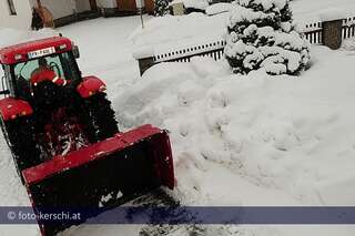 Schneemassen- Jetzt ist Nachbarschaftshilfe angesagt! schneerumung-007.jpg