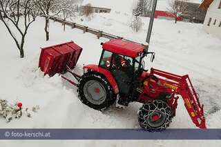 Schneemassen- Jetzt ist Nachbarschaftshilfe angesagt! schneerumung-011.jpg