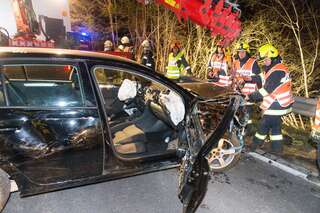 Tödlicher Verkehrsunfall - Auto stürzte 30 Meter steilen Hang hinab 20150415-4306.jpg