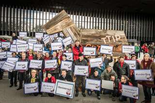 Aktionstag gegen TTIP-Abkommen Linz 20150418-4488.jpg