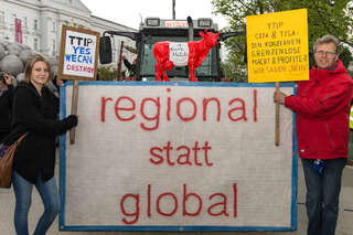 Aktionstag gegen TTIP-Abkommen Linz 20150418-4503.jpg