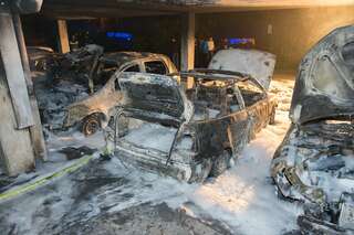Brandstiftung - Feuer zerstört sechs Fahrzeuge - Verdächtiger von Polizei gefasst 20150503-0820.jpg