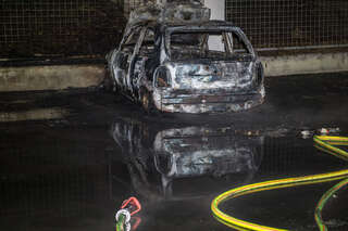 Auto brannte in Tiefgarage 20150519-7074.jpg