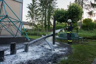 Brand am Spielplatz der Volksschule Sierninghofen 20150529-7452.jpg