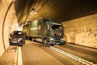 13 Fahrzeuge bei Unfall in Tunnel der A9 beteiligt 20150609-8634_01.jpg