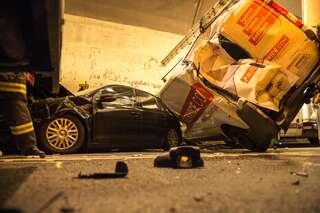13 Fahrzeuge bei Unfall in Tunnel der A9 beteiligt 20150609-8655.jpg