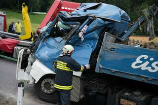 Tödlicher Lkw Unfall im Bezirk Vöcklabruck 20150618-9404_01.jpg