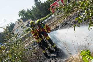 Feuerwehreinsätze wegen Feld und Wiesenbrand 20150723-2159.jpg