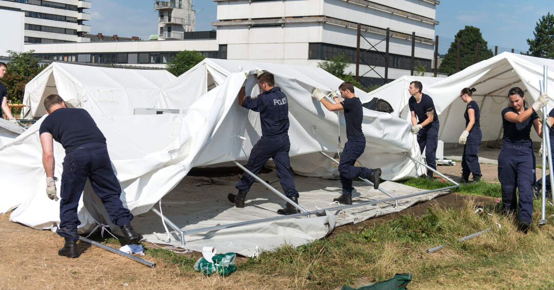 Titelbild: Ende der Zelte in Linz