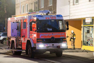 Zündler legte Brand im Kellerraum - Drei Bewohner gerettet 20150821-6173.jpg