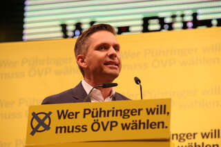 Landtagswahl - Machtdemonstration der ÖVP am Linzer Hauptplatz 20150924-6508.jpg