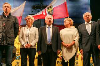 Landtagswahl - Machtdemonstration der ÖVP am Linzer Hauptplatz 20150924-6886.jpg