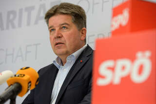 Parteichef Entholzer bleibt SP-Landesrat 20151012-9689.jpg