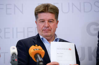 Parteichef Entholzer bleibt SP-Landesrat 20151012-9759.jpg