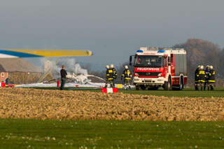 Flugzeug kurz vor dem Start in Flammen aufgegangen 20151108-1137.jpg