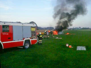Flugzeug kurz vor dem Start in Flammen aufgegangen IMG_0916.jpg