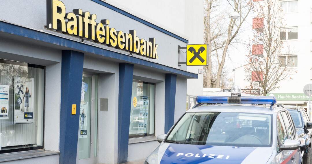Titelbild: Alarmfahndung nach Banküberfall in Linz