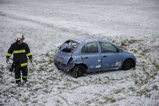 Unfall aufgrund winterlicher Fahrverhältnisse 20151126-4957_01.jpg