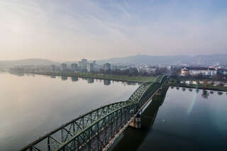 Drohnenflug über die Eisenbahnbrücke in Linz DSC_0018.jpg
