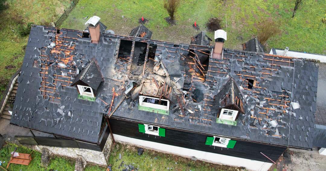 Titelbild: Zwei Tote bei Wohnhausbrand in St. Gilgen