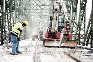 Abriss der Eisenbahnbrücke bei jeder Witterung 20160315-3145.jpg