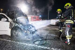 Flammen im Motorraum - Feuer zerstört Mercedes 20160320-3974.jpg