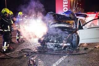 Flammen im Motorraum - Feuer zerstört Mercedes 20160320-3984.jpg