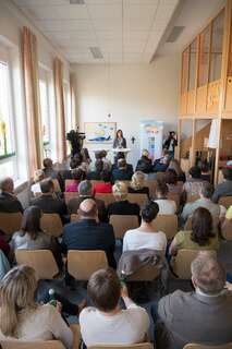 Bundesministerin Dr. Sophie Karmasin besuchte Familiennetzwerk Mühltal 20160413-2892.jpg