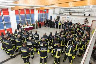 Florianijünger im Ort des Feuerwehrpatrons mit neuen Einsatzhelmen ausgestattet 20160419185313.jpg