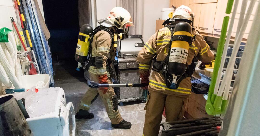 Titelbild: Verletzter bei Chemieunfall in Linz-Pichling