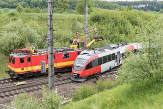 Westbahnstrecke nach Zugsentgleisung unterbrochen 20160525135019.jpg