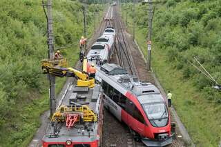 Westbahnstrecke nach Zugsentgleisung unterbrochen 20160525135114.jpg