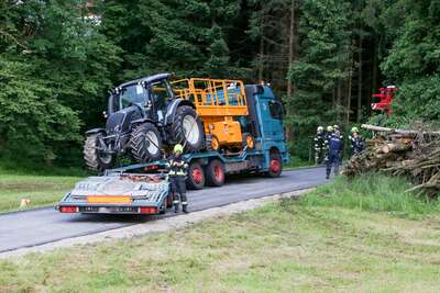 40-Tonnen-Lkw rutschte von der Fahrbahn IMG_2457.jpg