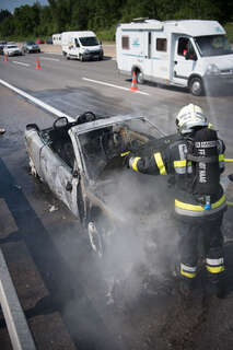Cabrio geriet auf Westautobahn in Brand foke_kfz_brand_08.jpg