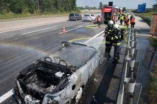 Cabrio geriet auf Westautobahn in Brand foke_kfz_brand_13.jpg