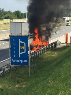 Cabrio geriet auf Westautobahn in Brand foke_kfz_brand_17.jpg