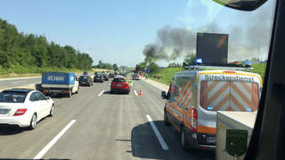 Cabrio geriet auf Westautobahn in Brand foke_kfz_brand_19.jpg