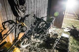 Mopedbrand - Flammen griffen auf Gartenhütte über foke-20160629-9080.jpg