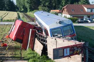 Lkw von Zug erfasst: Sechs Verletzte foke-20160705-0191.jpg