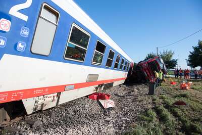 Lkw von Zug erfasst: Sechs Verletzte foke-20160705-0227.jpg