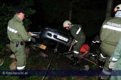 Bremsdefekt: Auto rollte in Wald ker_8047.jpg