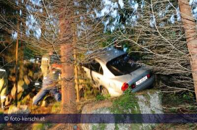 Bremsdefekt: Auto rollte in Wald ker_8055.jpg