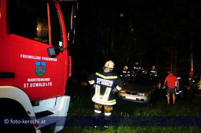 Bremsdefekt: Auto rollte in Wald ker_8168.jpg