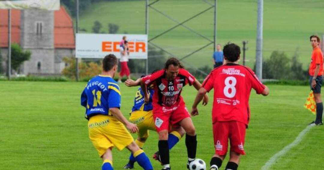 Titelbild: Fußball  St. Oswald/Fr. gegen Pregarten