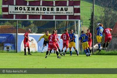 Fußball  St. Oswald/Fr. gegen Pregarten kerschi_20090823_fuball_oswald_pregarten_08.jpg