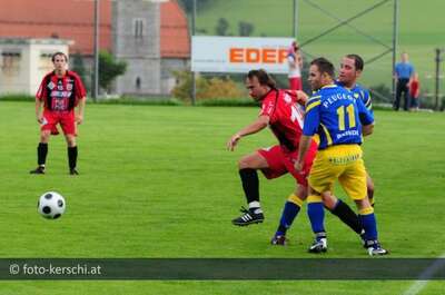 Fußball  St. Oswald/Fr. gegen Pregarten kerschi_20090823_fuball_oswald_pregarten_20.jpg