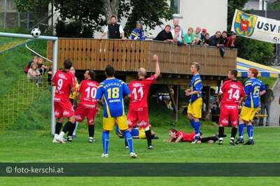 Fußball  St. Oswald/Fr. gegen Pregarten kerschi_20090823_fuball_oswald_pregarten_42.jpg