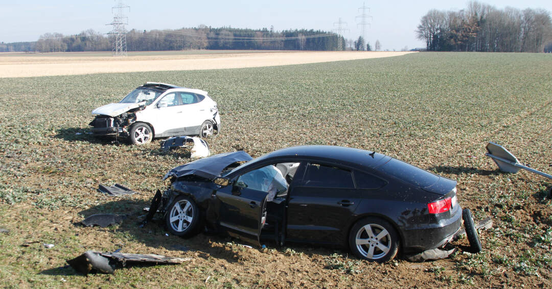 Titelbild: Schwerer Verkehrsunfall in Schiedlberg