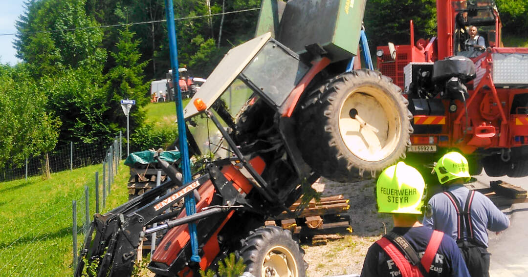 Titelbild: Traktorbergung in Losenstein